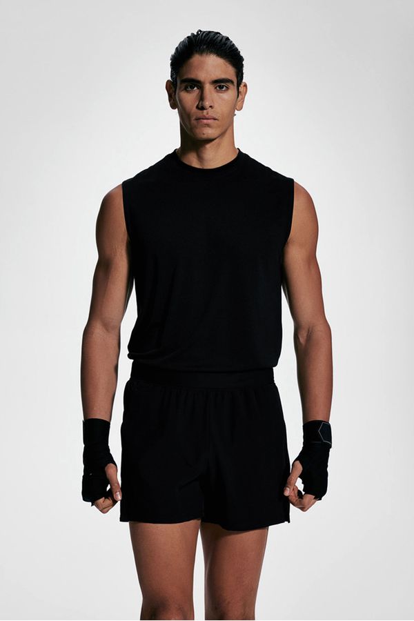 Shorts deportivo extracorto con DryMove™