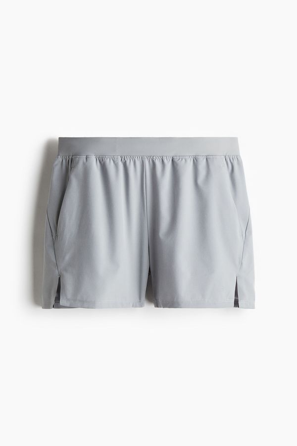 Shorts deportivo extracorto con DryMove™