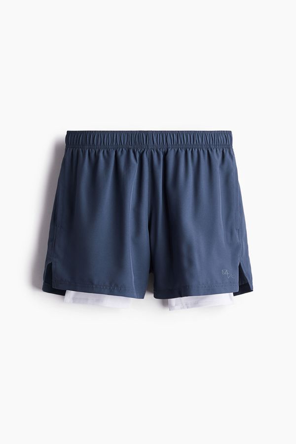 Shorts deportivo de doble capa con DryMove™