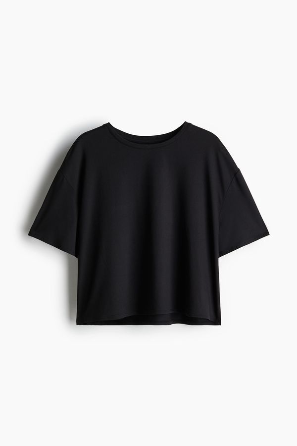 Polera deportiva boxy con DryMove™
