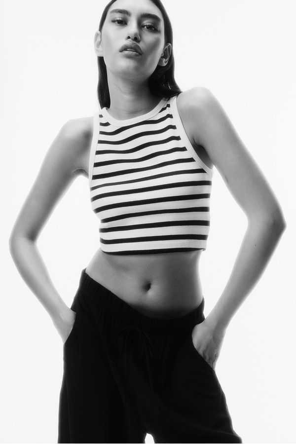 Top cropped en punto acanalado