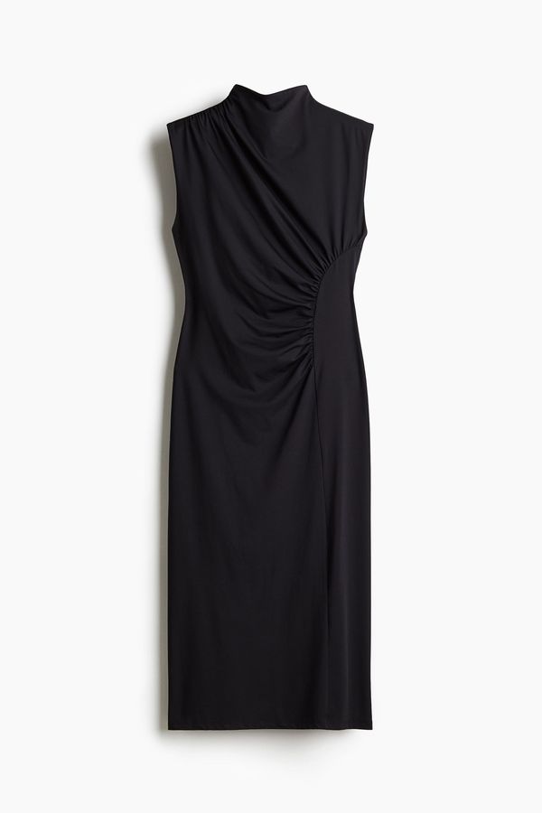 Vestido drapeado con cuello alto