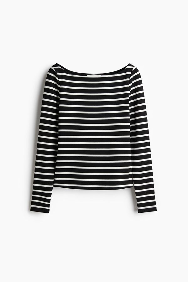 Top con cuello bote