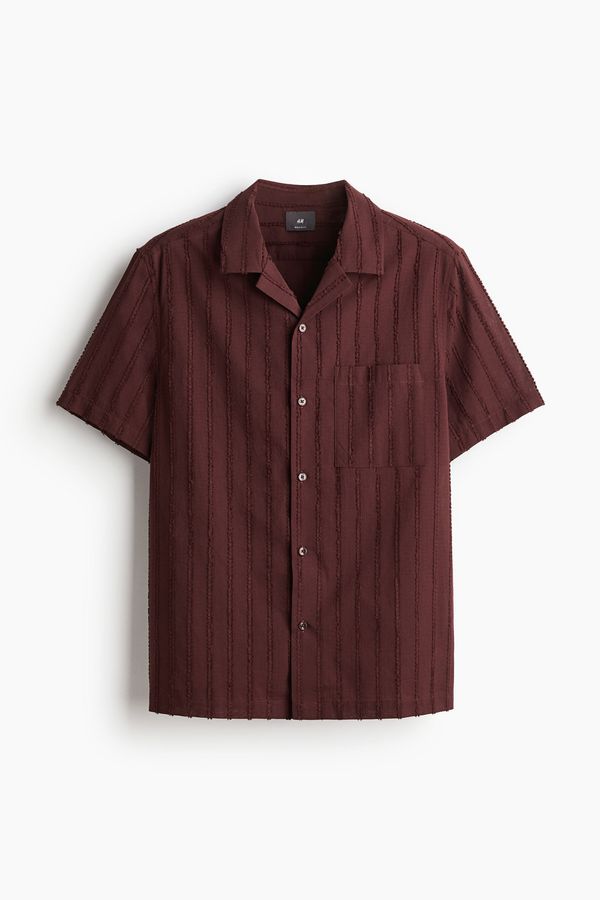 Camisa resort en tejido texturizado Regular Fit