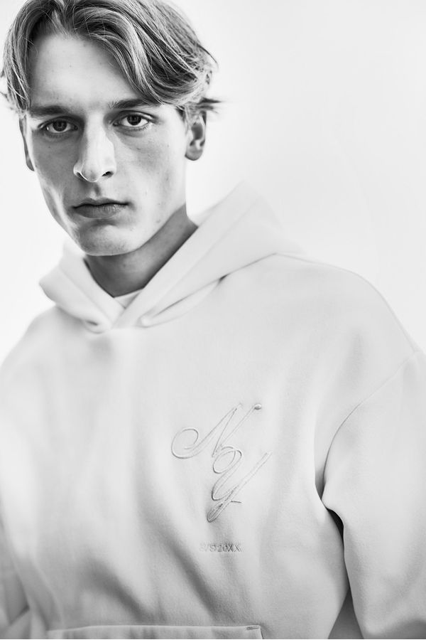 Polerón hoodie estampado Loose Fit