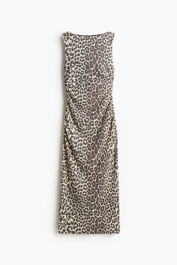 Vestido bodycon con cuello bote