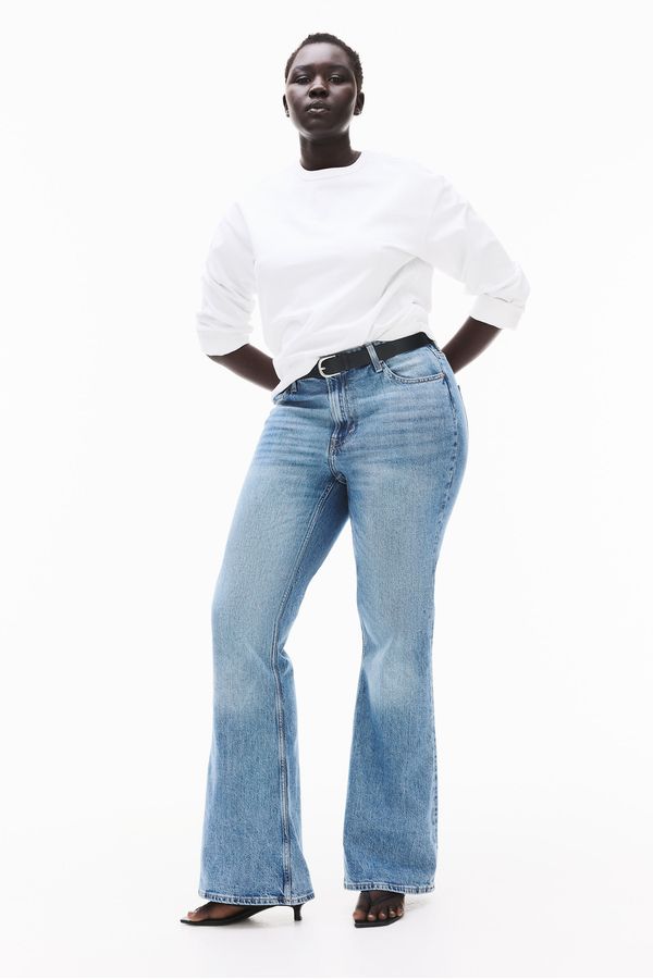 Curvy Fit Flared High Jeans