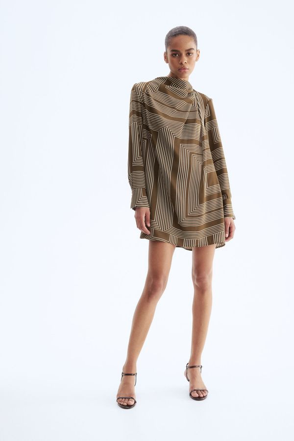 Vestido drapeado de sarga