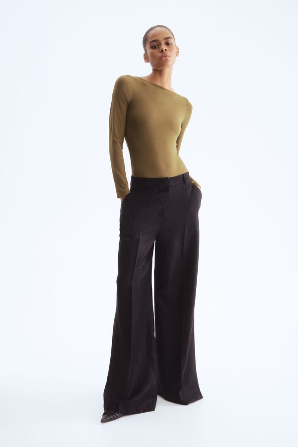 Body con cuello bote