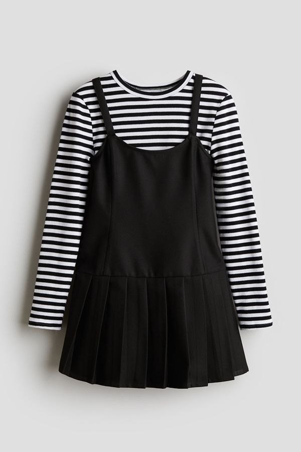Conjunto de polera y vestido