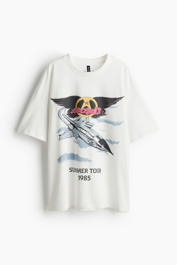 Polera oversize con motivo estampado