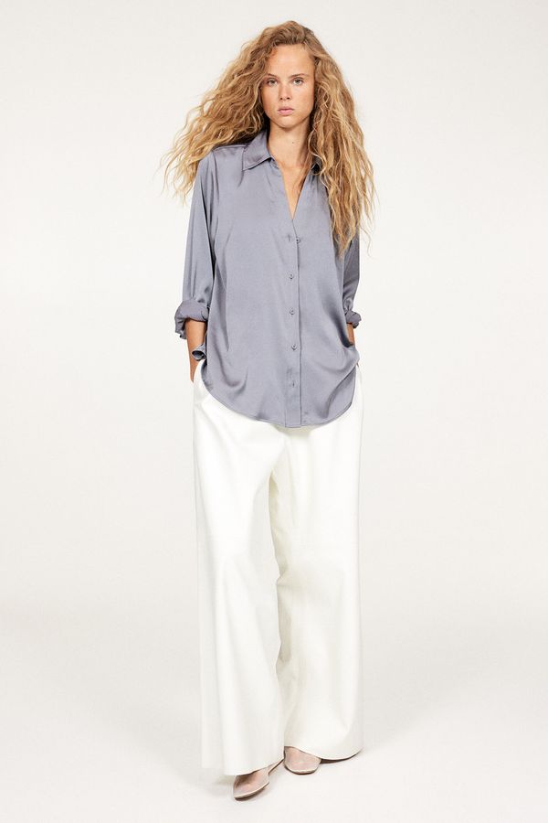 Blusa con escote en V