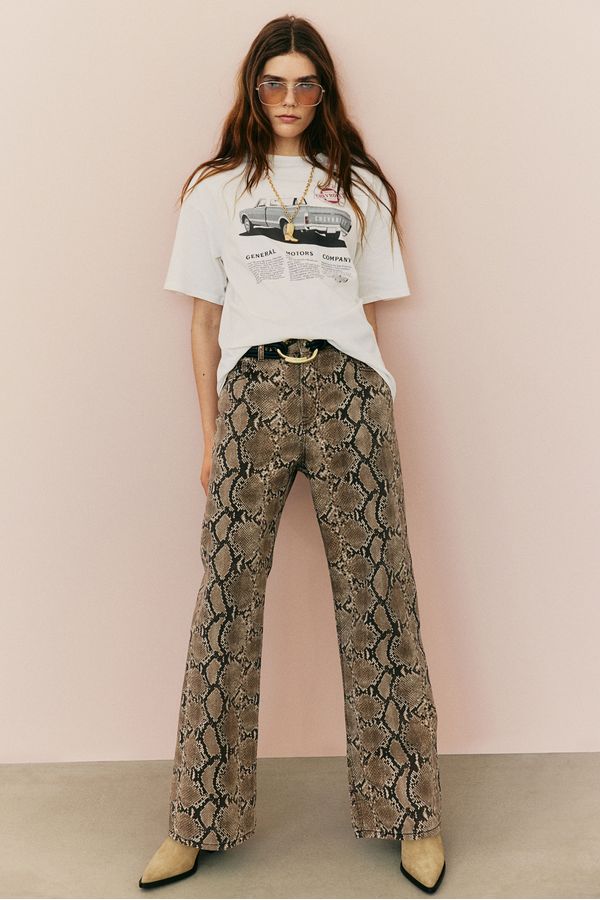 Polera oversize con motivo estampado