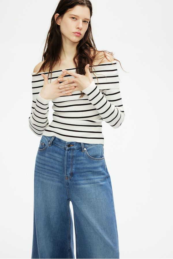 Top off-the-shoulder en punto acanalado