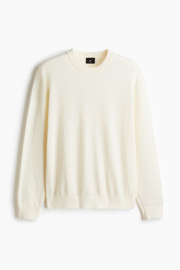 Sweater en punto con textura Regular Fit