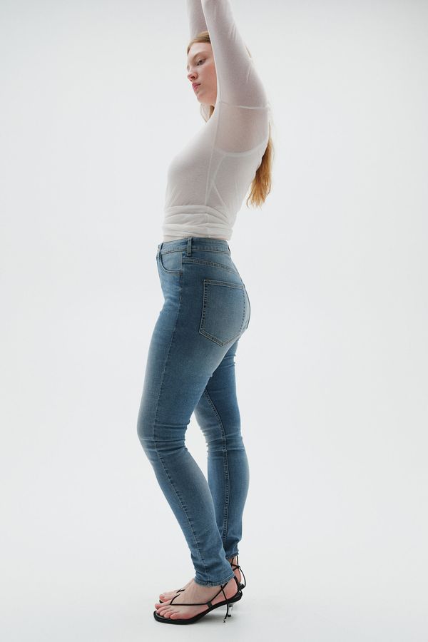 Curvy Fit Ultra High Ankle Jeggings