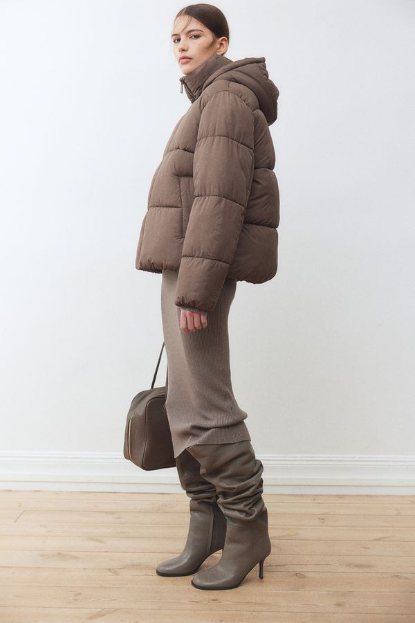 Parka puffy con capucha