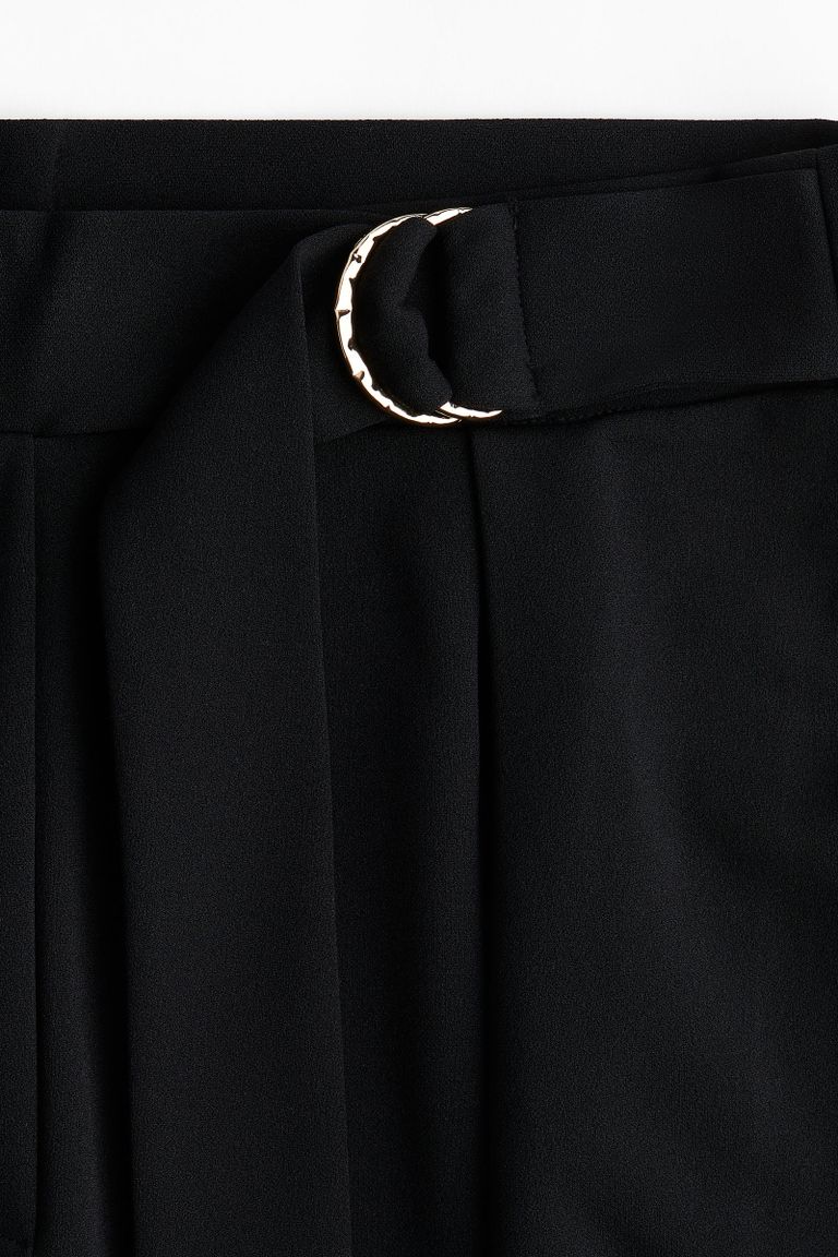 Pantalón con cinturón