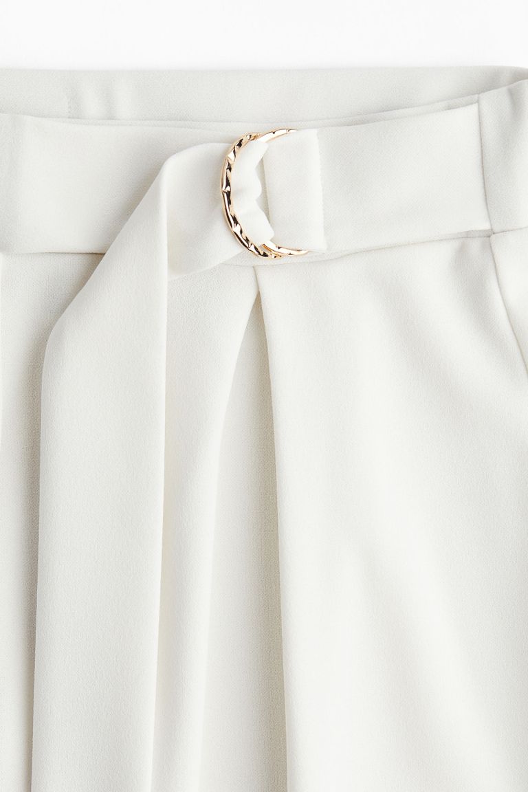 Pantalón con cinturón